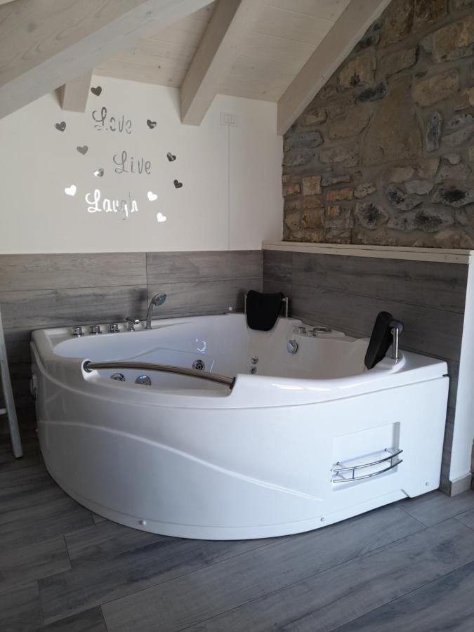 White Suite - Jacuzzi, Swimming Pool & Lake View Lezzeno Kültér fotó